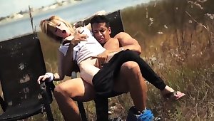Blonde teen solo cum Helpless teenager Lily Dixon is lost