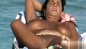 Gorgeous female bodies in beach voyeur compilation