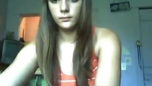 Sexy Teen has a nice body and shows it off live on webcam