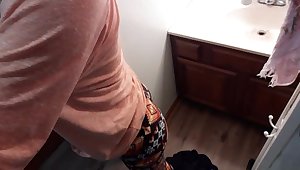 Showing off ass in leggings short, lmk if you want to see more